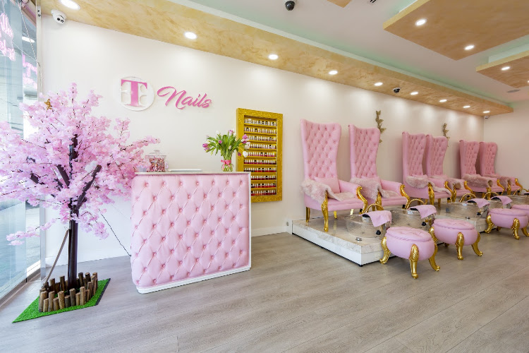 Beauty Touch Nails, nail salon in Van Nuys, California