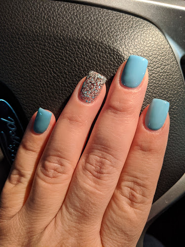 Bee Polished Nails and Spa