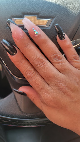 Bee's Nails