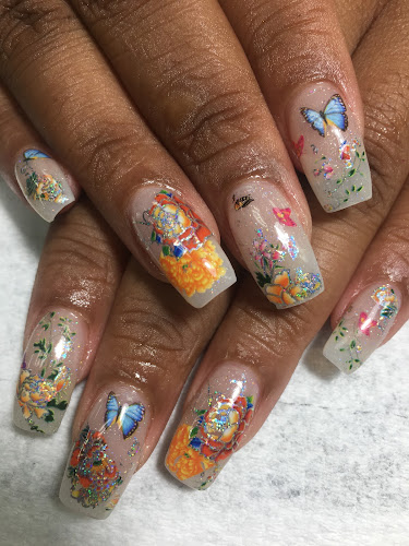 Bellflower VIP Nails