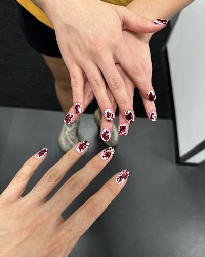Bicolor Nail Studio