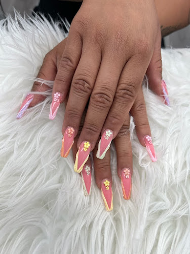 Bloom Nails