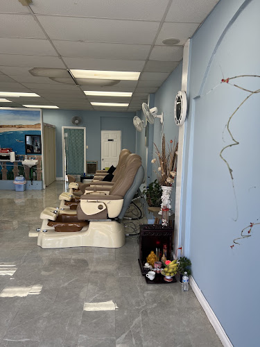 Broadway Nail & Spa