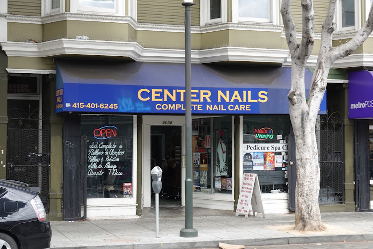 Center Nails