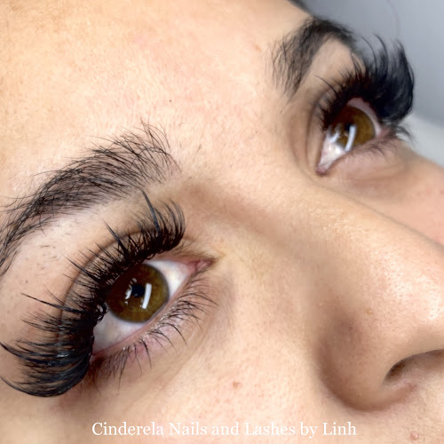 Cinderela Nails and Lashes