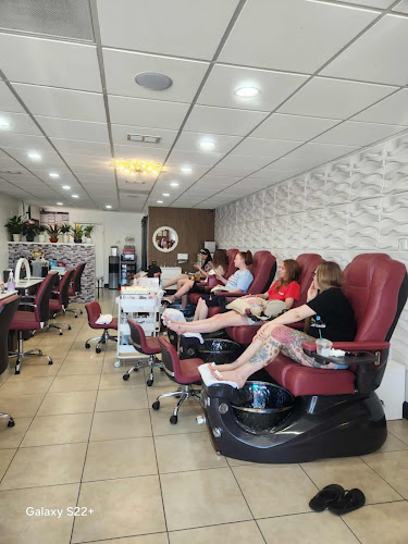 City Nails & Spa, nail salon in Santee, California