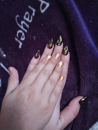 City Nails