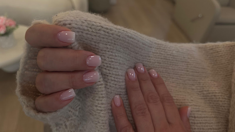 Classique Nails Salon