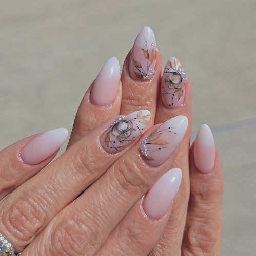CLOUDBERRY Nail Studio