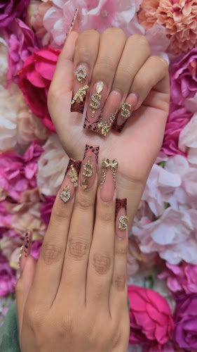 Creative Nails Spa