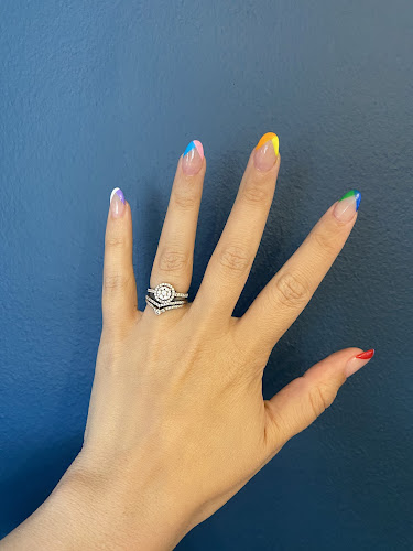 Deluxe Nails & Spa
