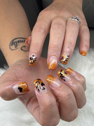Design Her NAILS & Lashes Extension
