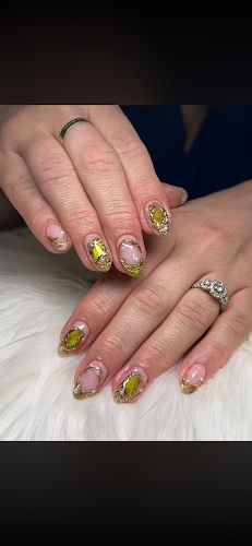 Diamond lashes and nails