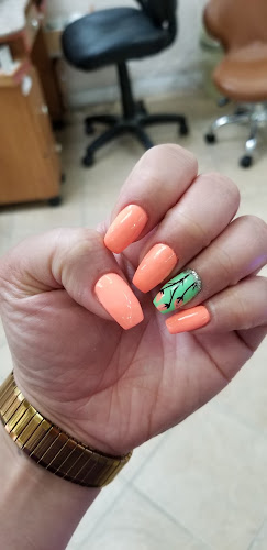 Diamond Nails