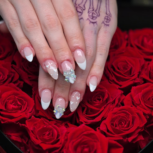 Dior Nails