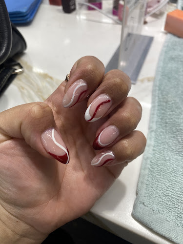 Diva Nails