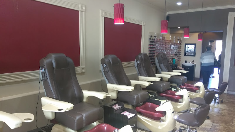 Diva Nails, nail salon in Roseville, California