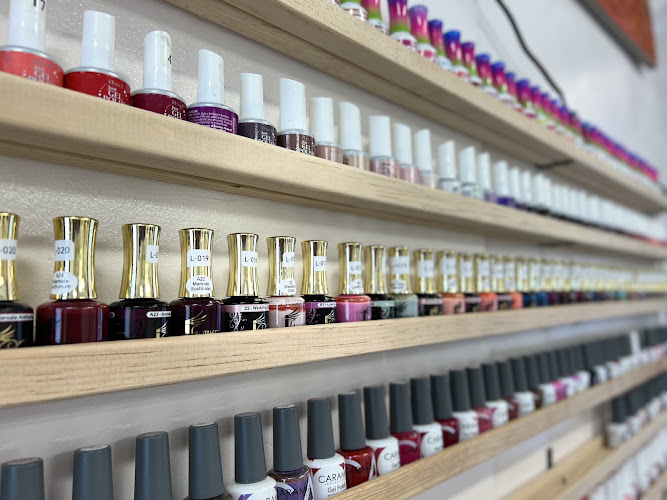 Divine Nails & Beauty