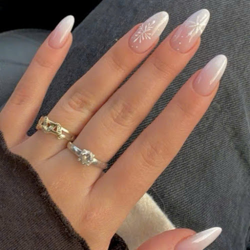 Divine Nails And Lashes, nail salon in Irvine, California
