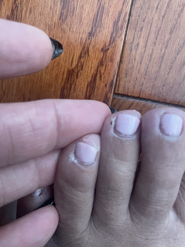DJ Nails & Spa