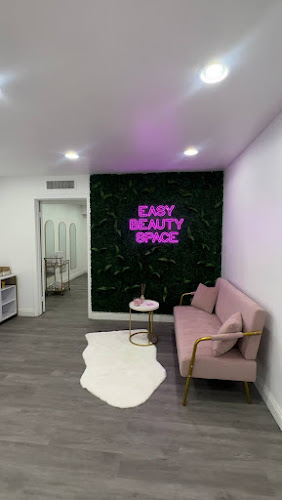 Easy Beauty Space / European Style Nails / Manicure and Pedicure
