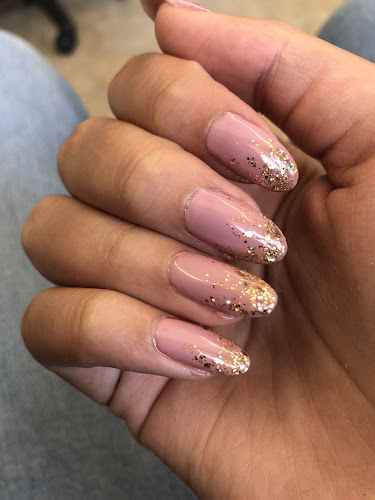 Elegance Nails