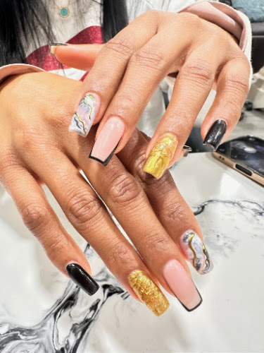 Elle Nail Spa Beverly