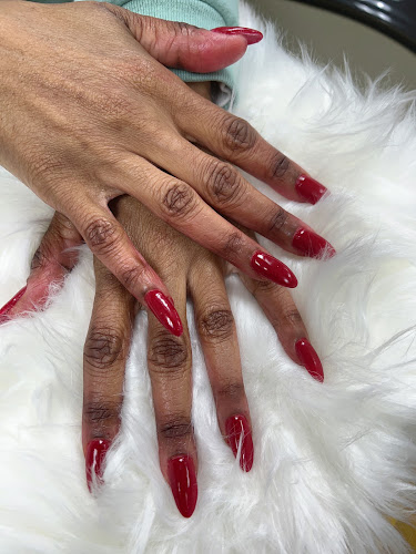 Elmwood Nails Spa, nail salon in Folsom, California