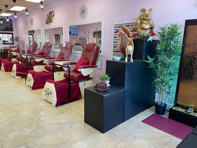 Eva's Nails and Spa