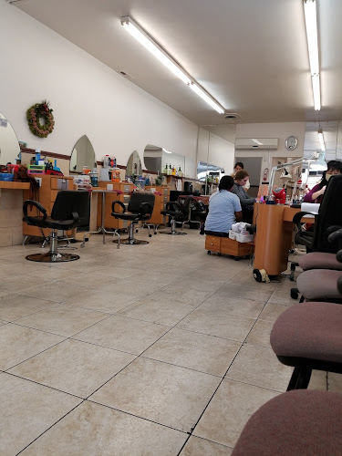 Expose Hair & Nail Salon, nail salon in Duarte, California