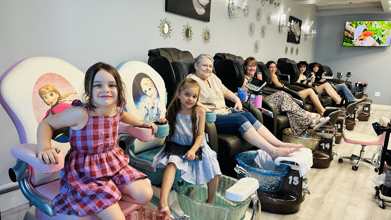 Fabulash Nails and Day Spa
