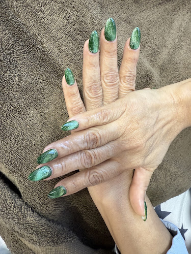 Famous Hair & Nails Salon