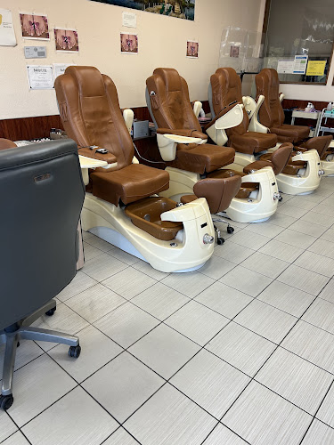 Fantasy Salon, nail salon in Los Gatos, California