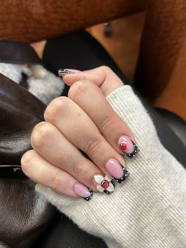 Final Touch Nails Hair & Spa