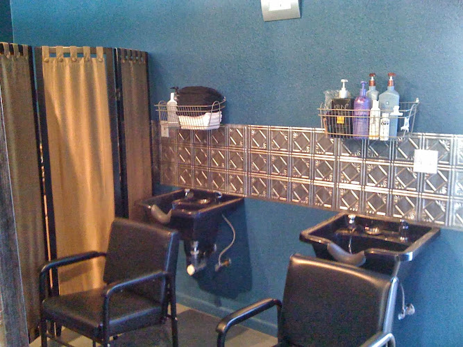Flirt Salon & Spa, nail salon in West Sacramento, California