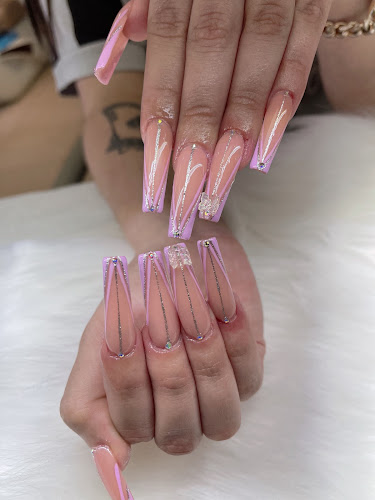 Gilo Nails
