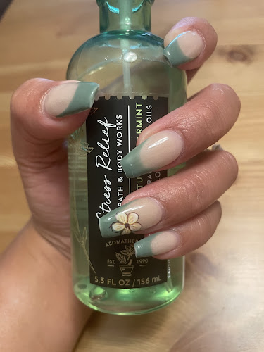 Gloss Nail spa