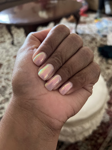 Golden Nail Lounge