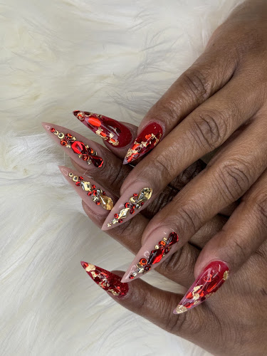 Golden Nails & Spa