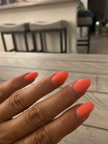 Golden's Nails & Spa