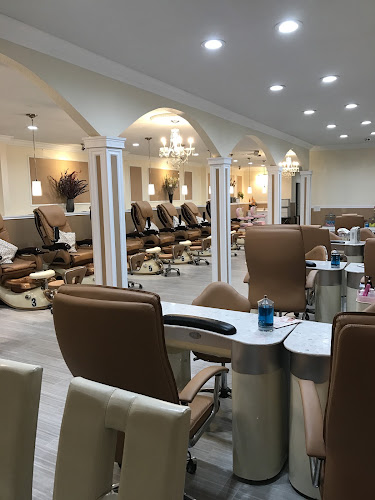 GT Nails & Spa