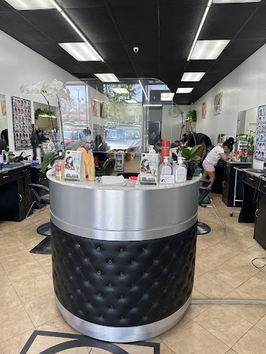 Hair & Nails Fantasy's Salon