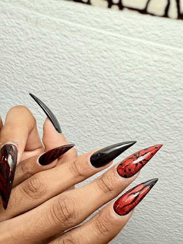 Han's nails