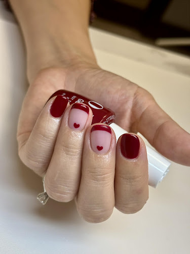 Hannah’s Nail & Lash Studio
