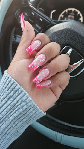 Happiest Nails and spa, nail salon in Oceanside, California