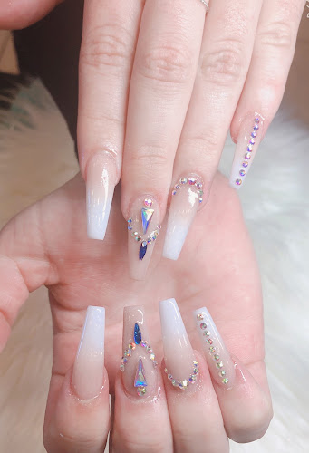 Happiness Nails, nail salon in Chula Vista, California