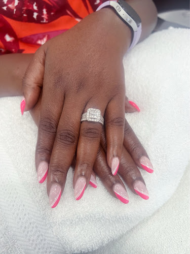 Happy Nails & Spa