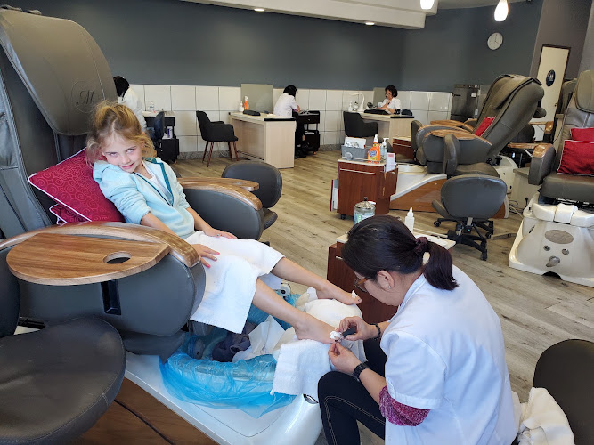 Happy Nails And Spa Of Peninsula