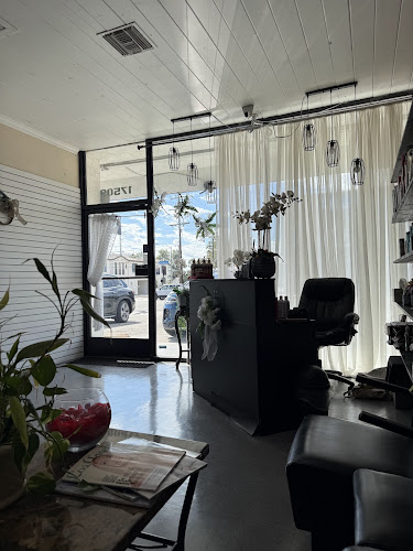 Head to Toe Full Service Salon