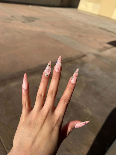 Heaven Nails & Spa, nail salon in Sun Valley, California